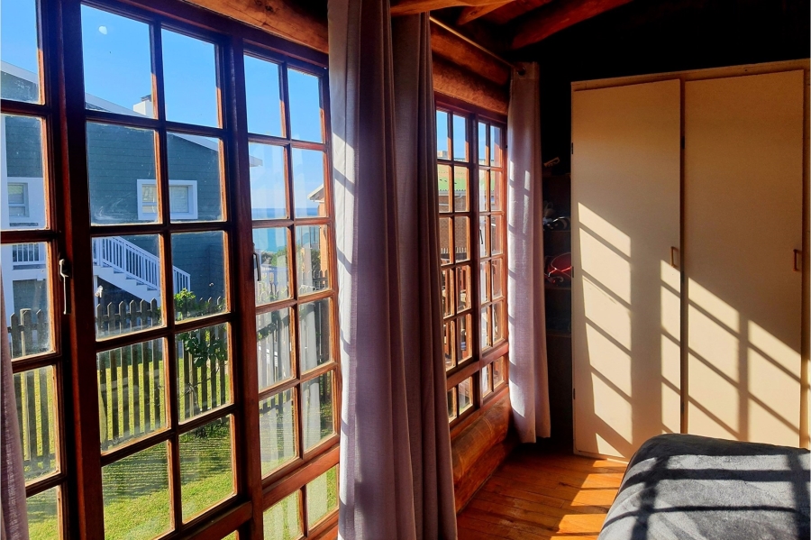 3 Bedroom Property for Sale in Boggomsbaai Western Cape